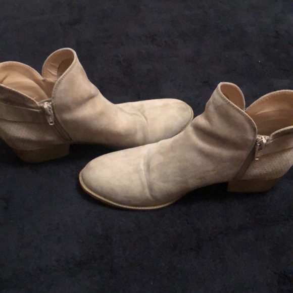 Justice tan booties - Picture 8 of 10